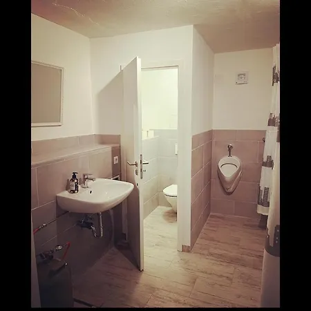 Apartment Monteurwohnung Naehe Bayreuth, Parken Frei, Wifi, Kueche *